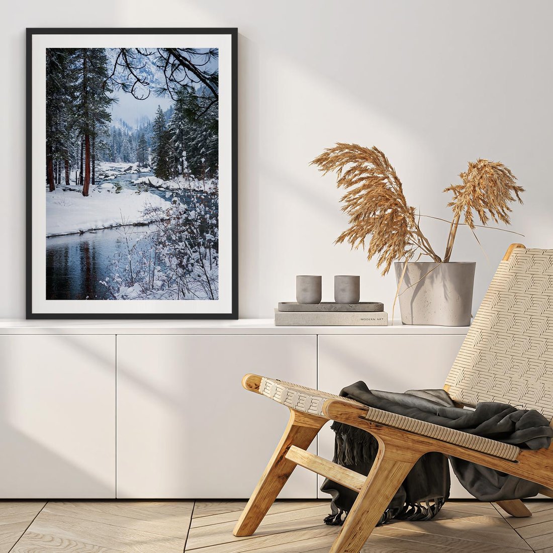 Plakat w ramie 50x70 - Śnieżne cuda - zima, las - rama czarna