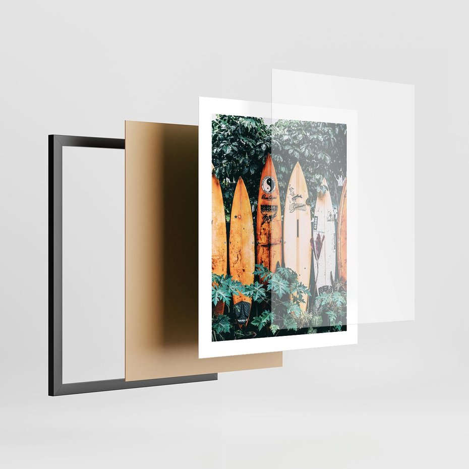 Plakat w ramie 40x50 - Surfowanie w Harmonii z Naturą - deski surfingowe, oparte o rośliny - rama czarna