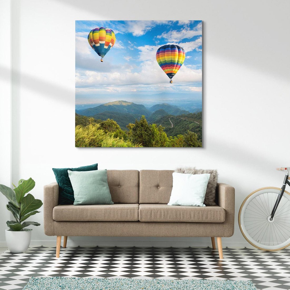 Obraz na płótnie 50x50 - Balony w górach: spektakularne widoki - balony, góry
