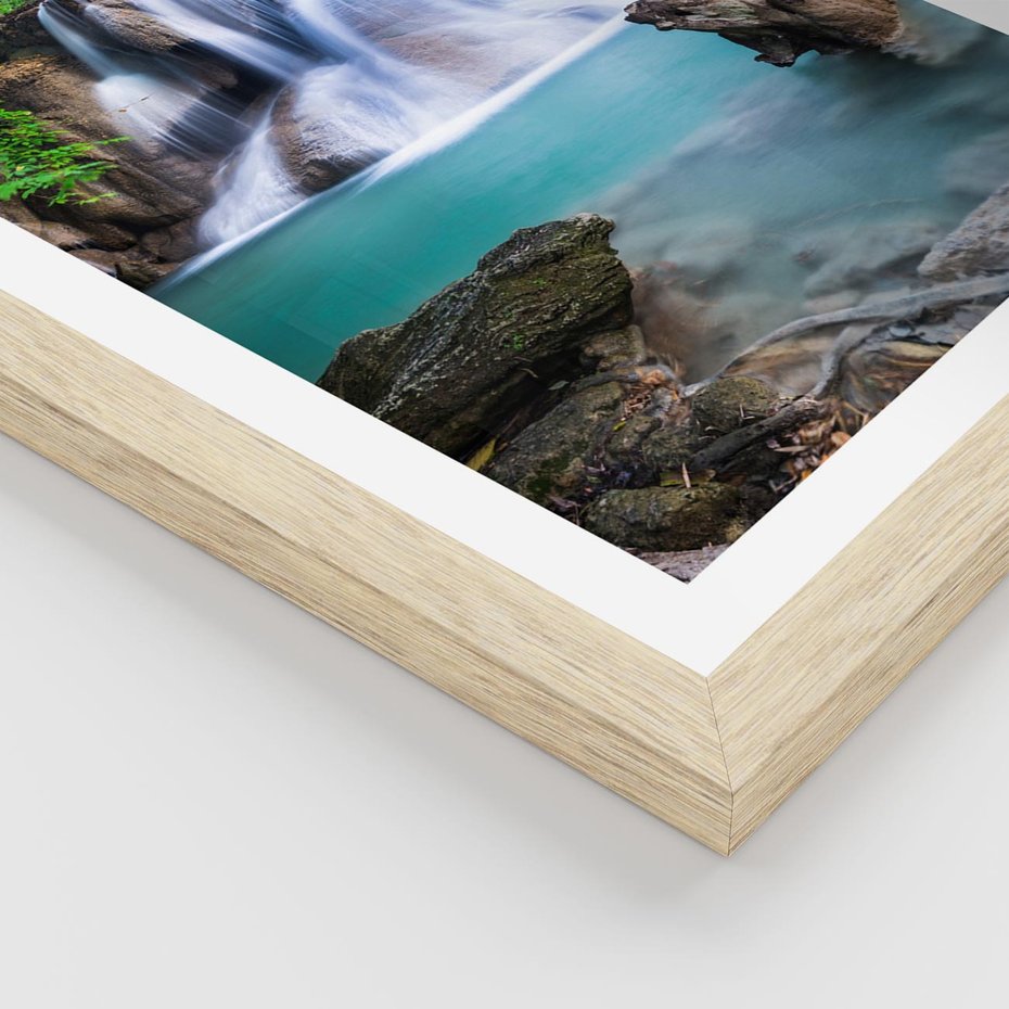 Plakat w ramie 40x50 - Abstrakcyjna nowoczesność - wodospad, woda - rama drewno
