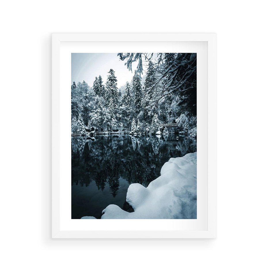 Plakat w ramie 40x50 - Zima nad Jeziorem - krajobraz zimowy, jezioro - rama biała