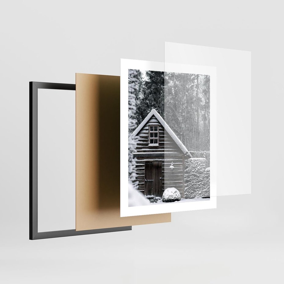 Plakat w ramie 40x50 - Zaklęta Zima - domek w lesie, śnieg - rama czarna