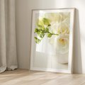 Plakat w ramie 40x50 - Subtelność białych frezji - frezja, białe - rama drewno