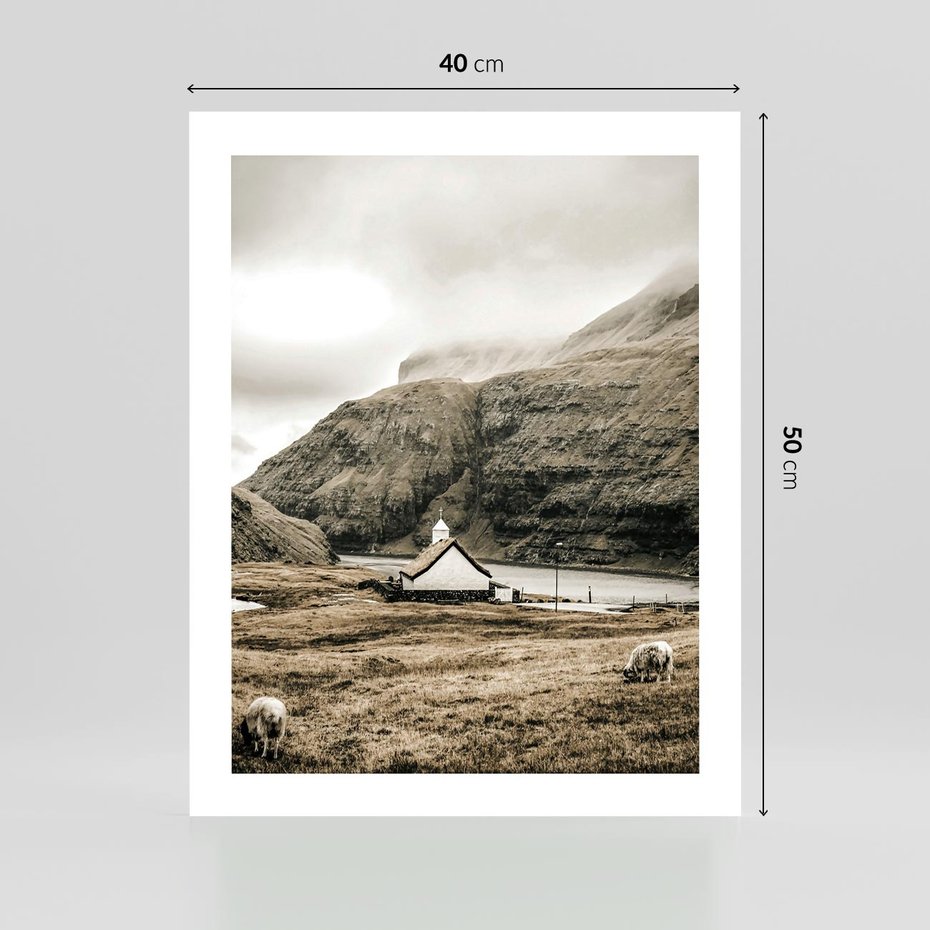 Plakat bez ramy 40x50 - Kościół na Wzgórzu: Sepia Nostalgii - kościół w górach, na wzgórzu