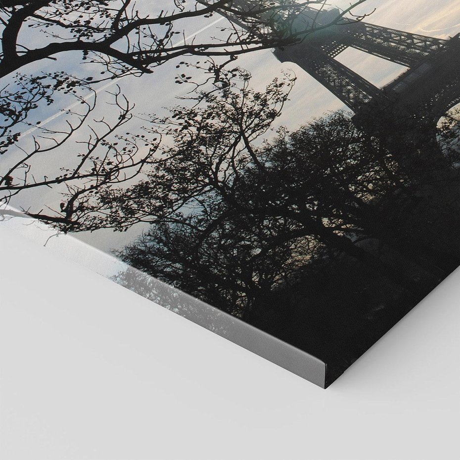 Obraz na płótnie 120x80 - Wieczorny spacer przy Wieży Eiffla - Paryż, Wieża