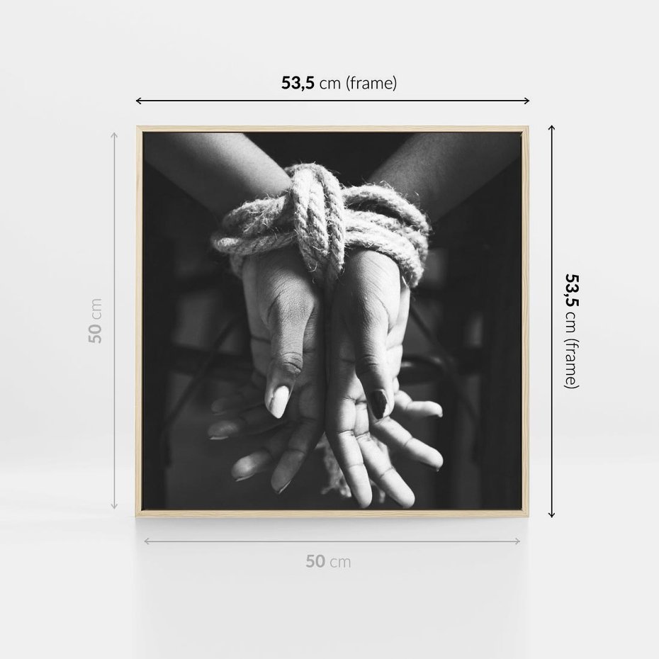 Obraz w ramie 50x50 - Splątane Uczucia - czarno biała fotografia, artystyczna - rama drewno