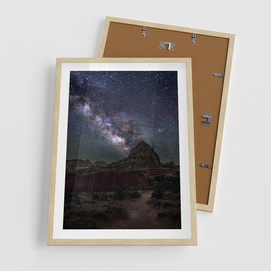 Plakat w ramie 50x70 - Gwiaździsta Noc na Pustyni - noc na pustyni, gwiździste niebo - rama drewno