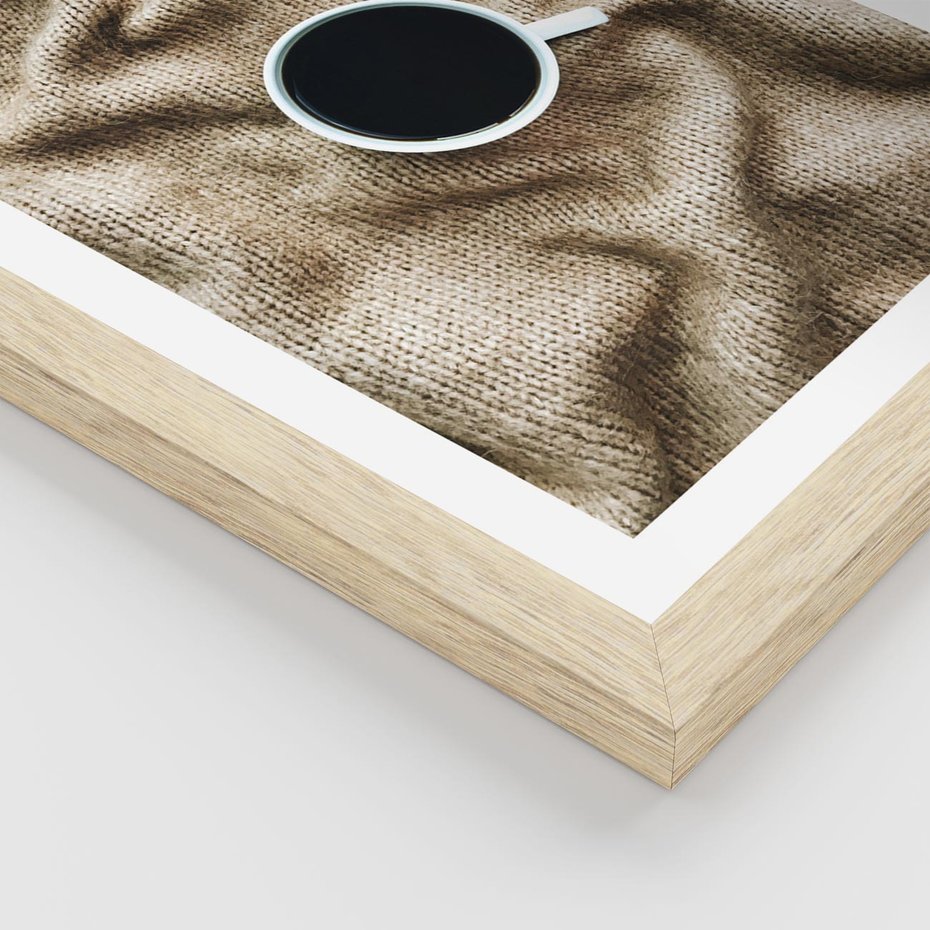 Plakat w ramie 50x70 - Filiżanka Kawy na Brązowym Kocu - kawa, czarna kawa - rama drewno