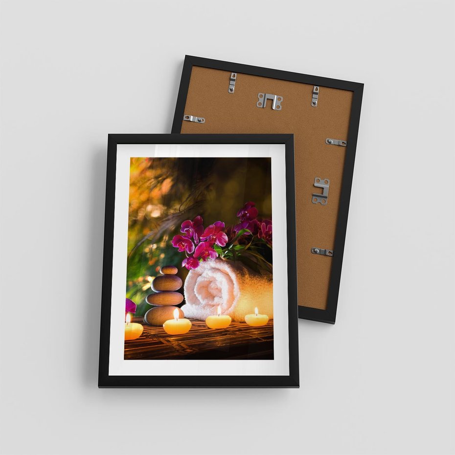 Plakat w ramie 30x40 - Relaksujące spa z płonącymi świecami - spa, świece - rama czarna