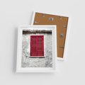 Plakat w ramie 40x50 - Okno z Czerwonymi Okiennicami - stare okno, kamienica - rama biała