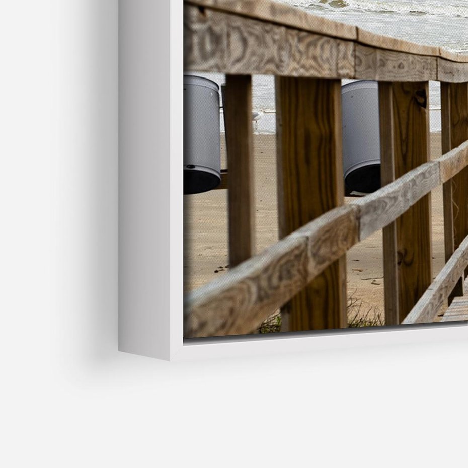 Obraz w ramie 120x80 - Morze i drewniany pomost - morze, pomost - rama biała
