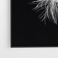 Obraz w ramie 100x70 - Delikatność Wiatru - dmuchawce, makro - rama czarna