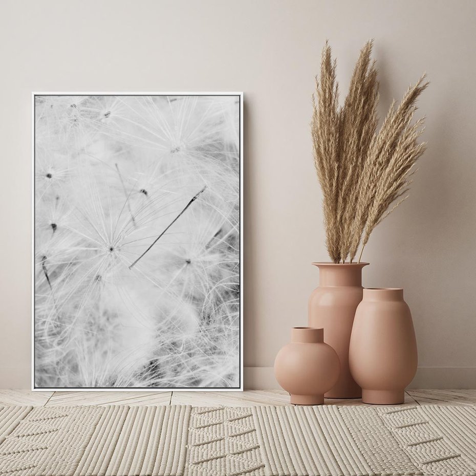 Obraz w ramie 50x70 - Zdmuchnięty Puch - dmuchawce, delikatne - rama biała
