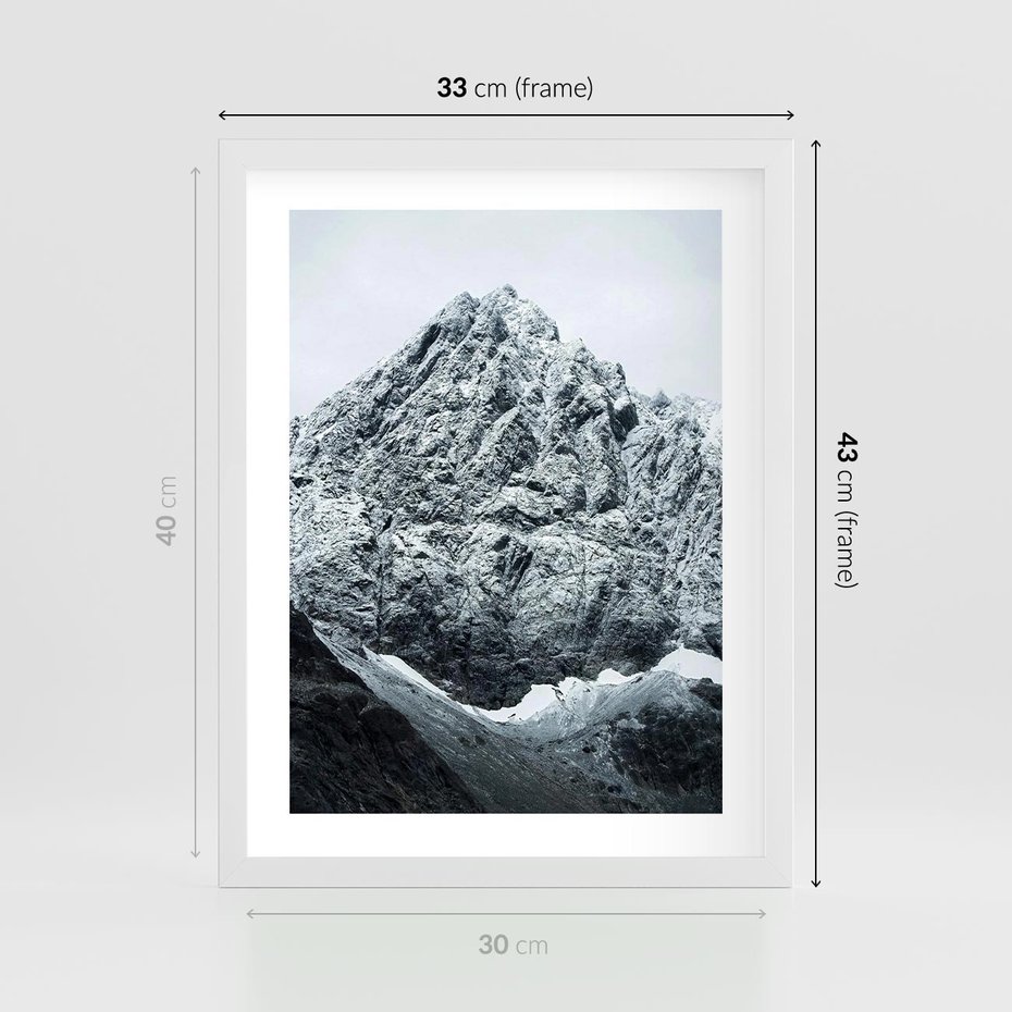 Plakat w ramie 30x40 - Surowość Gór - śnieg, zima w górach - rama biała