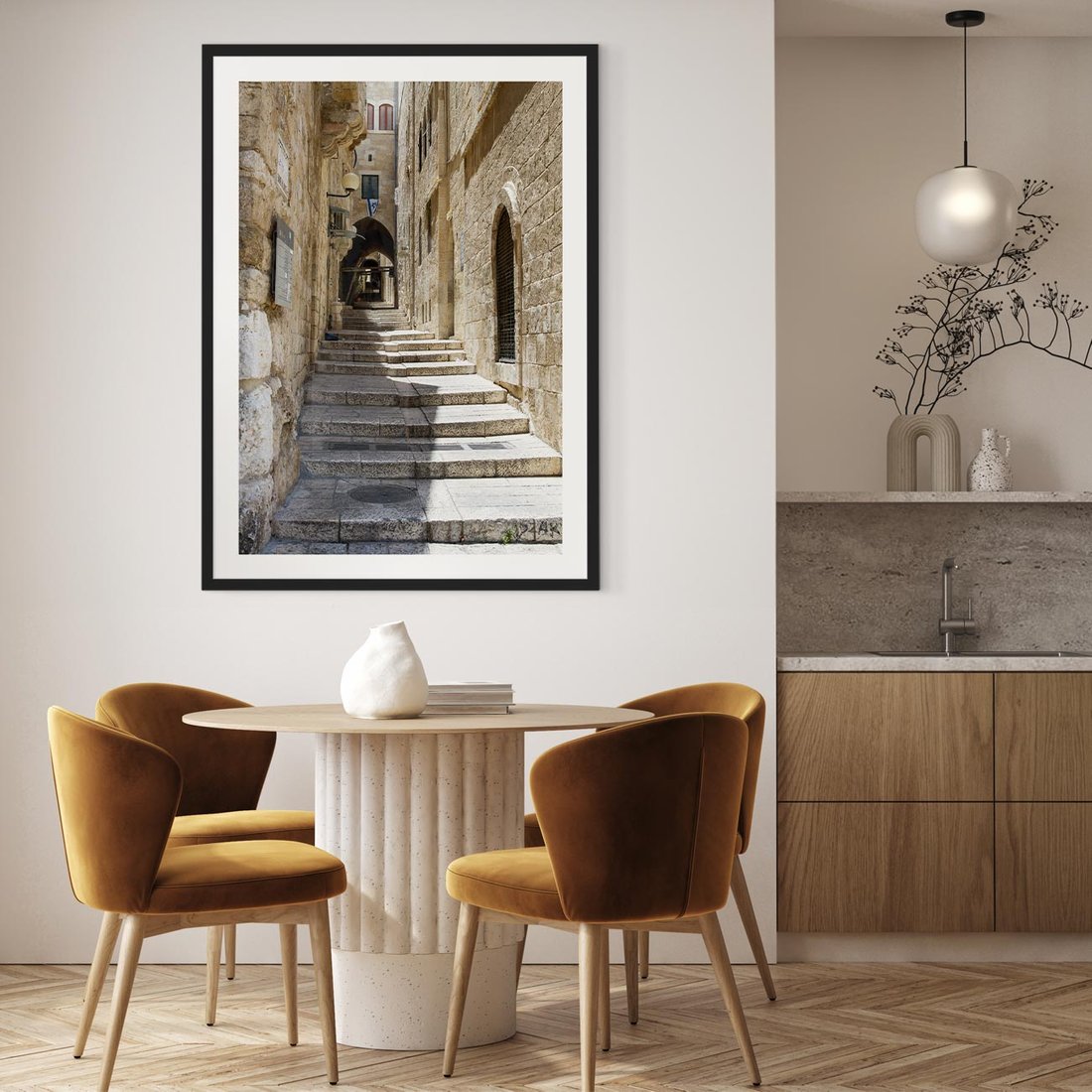 Plakat w ramie 50x70 - Urok uliczki: perspektywa miasta - uliczka, perspektywa - rama czarna