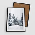 Plakat w ramie 50x70 - Zimowy Las Pod Kołdrą - las, zima - rama czarna