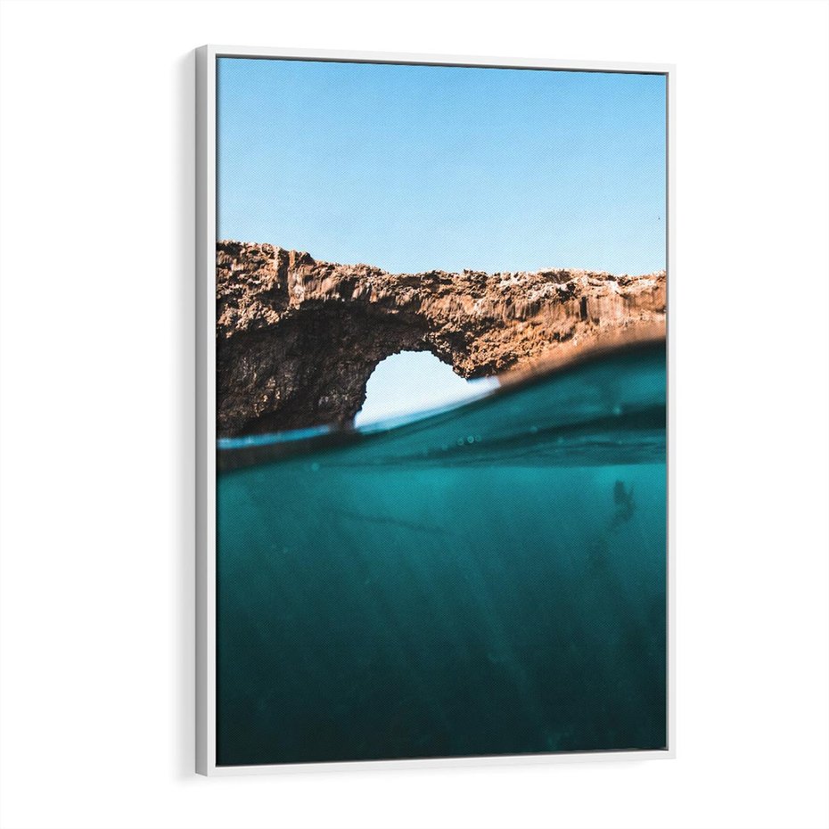 Obraz w ramie 80x120 - Tajemnicza Podwodna Kraina - fotografia, podwodna jaskinia - rama biała