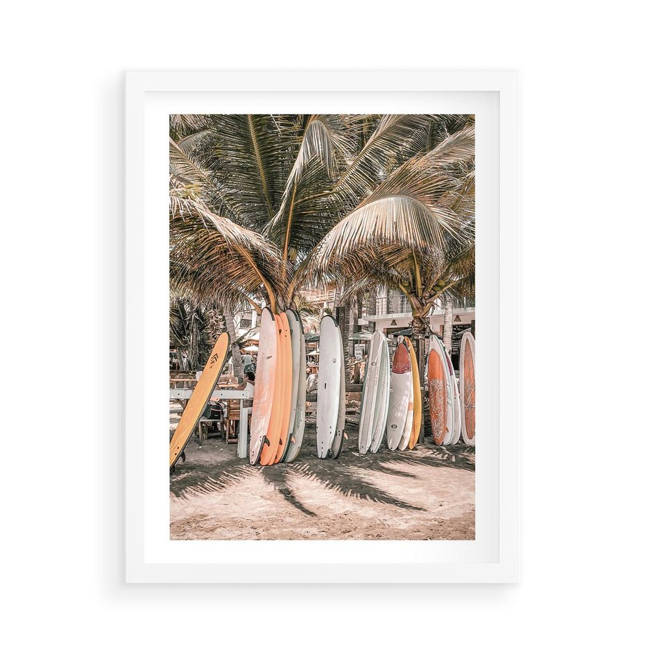Plakat w ramie 50x70 - Surfingowy Raj - deski surfingowe, na plaży - rama biała