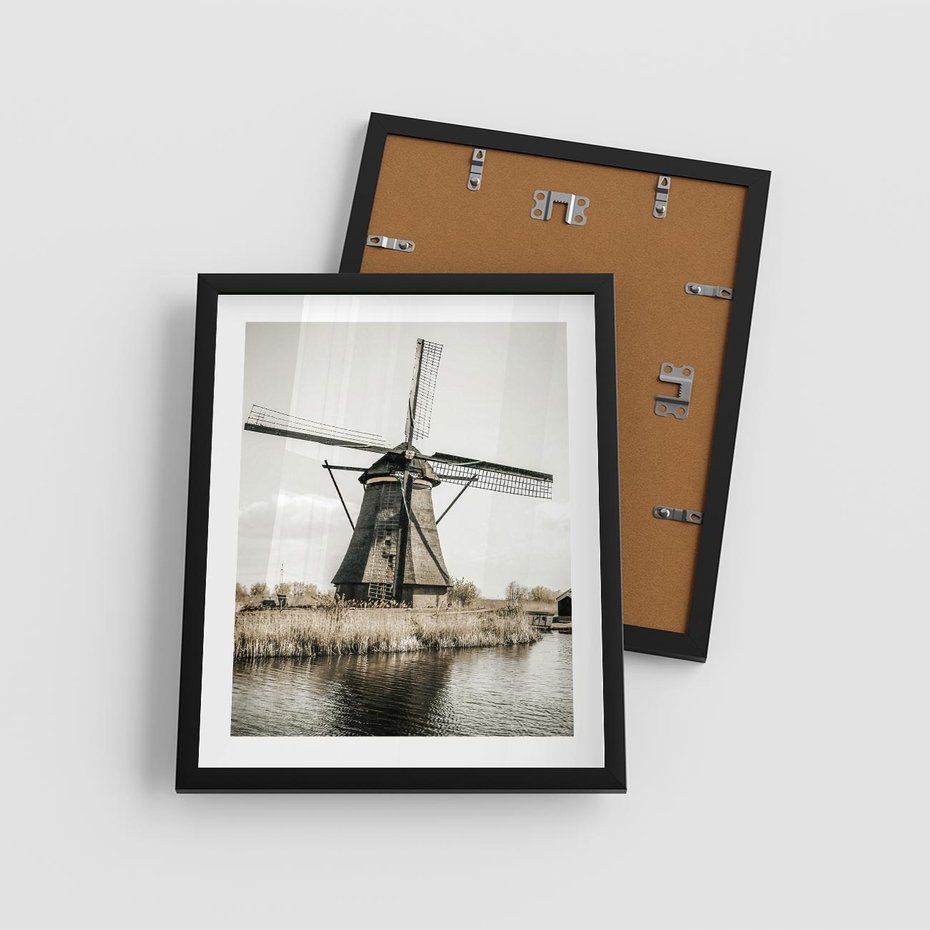 Plakat w ramie 40x50 - Holenderski Wiatrak w Sepii - holenderski wiatrak, młyn - rama czarna