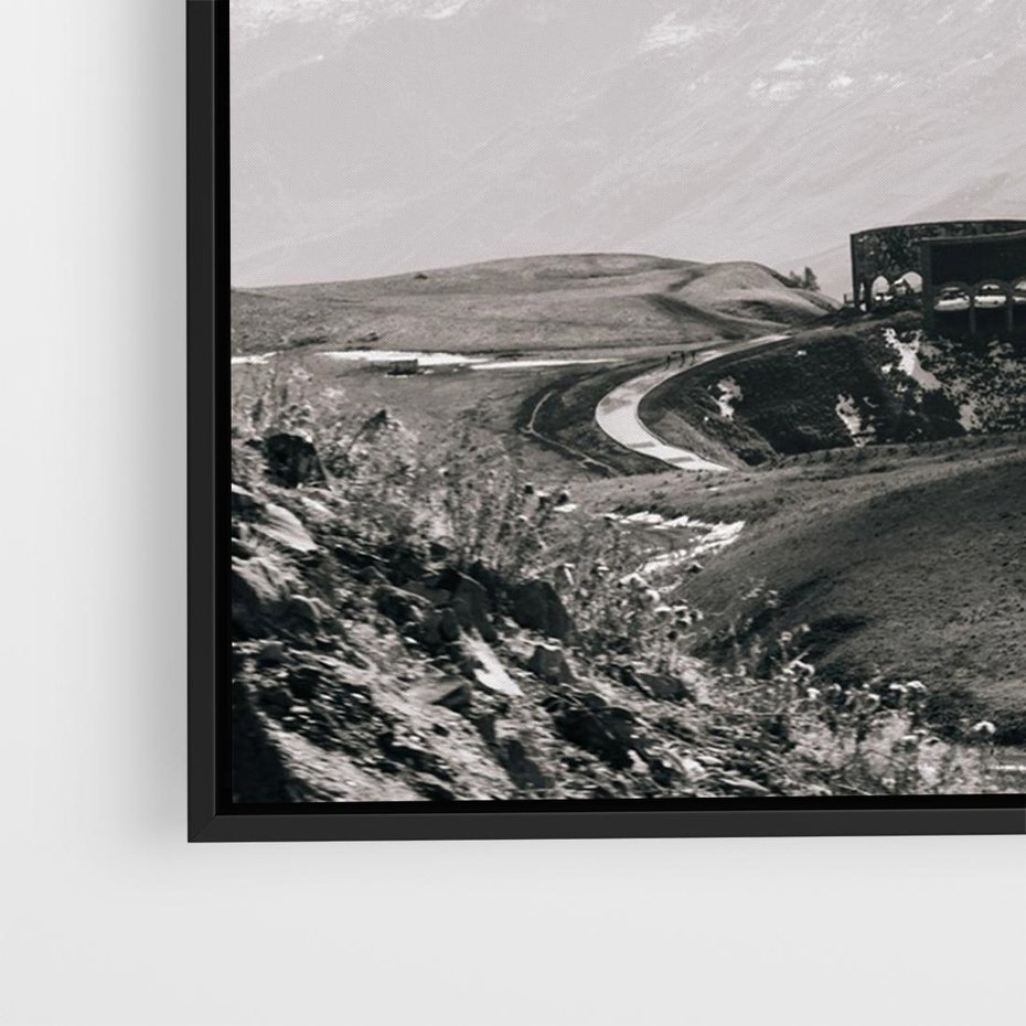 Obraz w ramie 70x50 - Wzgórza w Bieli - górski krajobraz, punkt widokowy - rama czarna