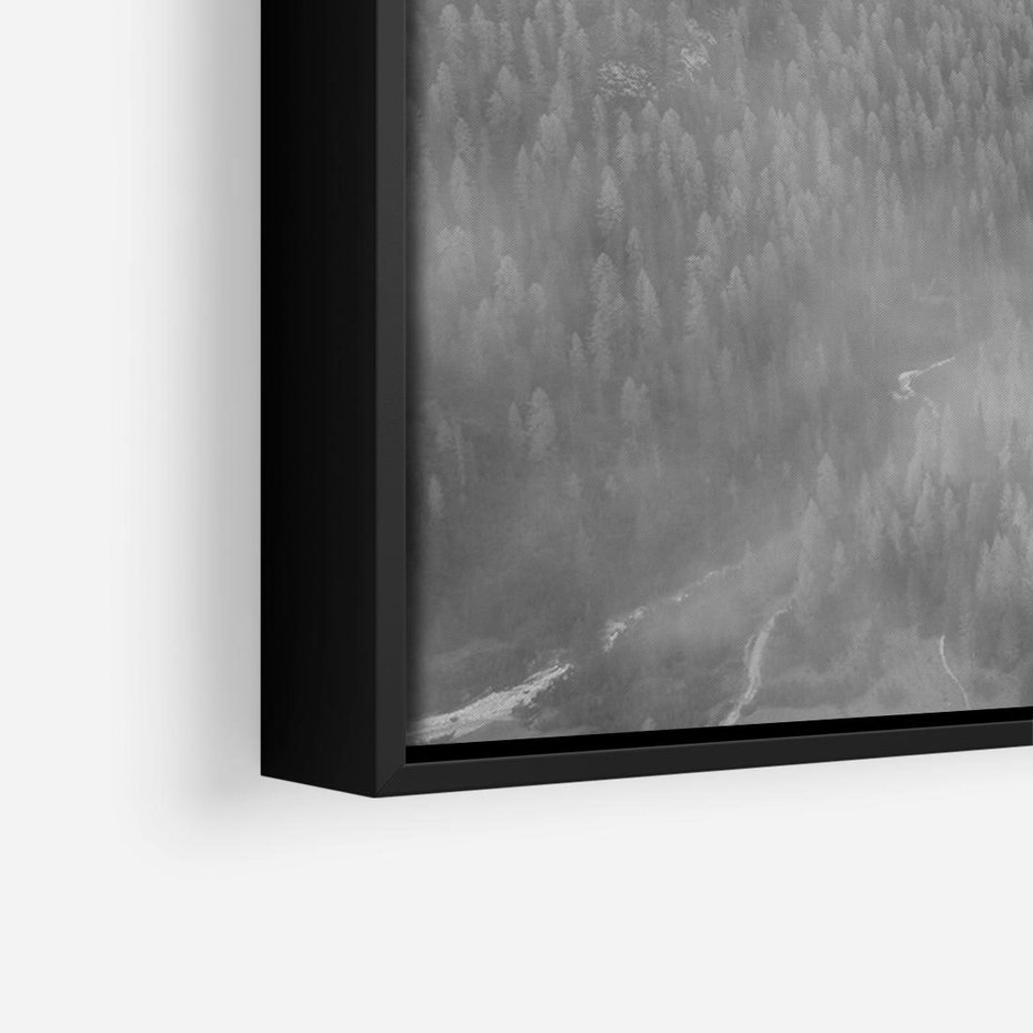 Obraz w ramie 100x70 - Szare Góry - zamglony krajobraz, las - rama czarna
