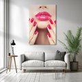 Obraz na płótnie 80x120 - Wyrażenie Piękna - paznokcie, usta