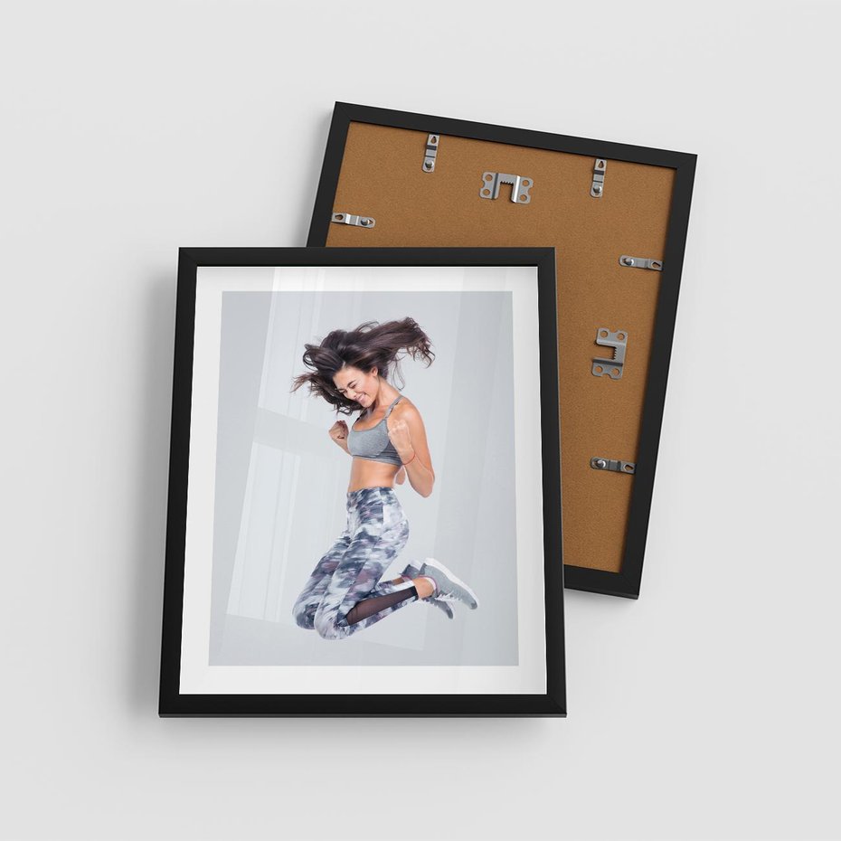 Plakat w ramie 40x50 - Sportowy Ducha: Energia i Siła - fitness, sport - rama czarna