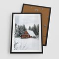 Plakat w ramie 50x70 - Ujęcie zimy w Górach - domek w górach w zimie, śnieg - rama czarna