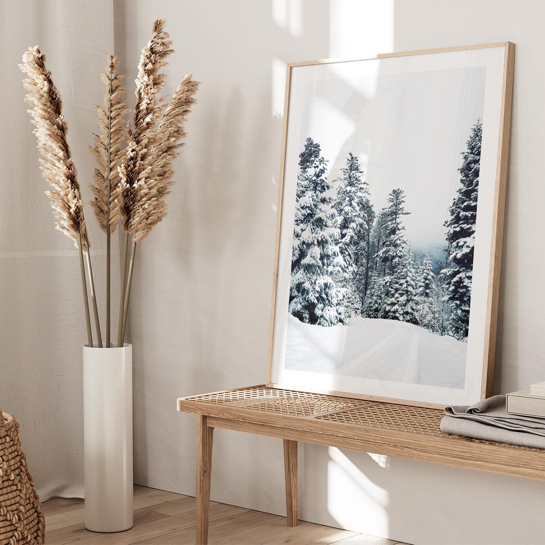 Plakat w ramie 30x40 - Zimowy Las Pod Kołdrą - las, zima - rama drewno