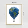 Plakat w ramie 40x50 - Podróżniczy balon nad ziemią - balon, ziemia - rama drewno