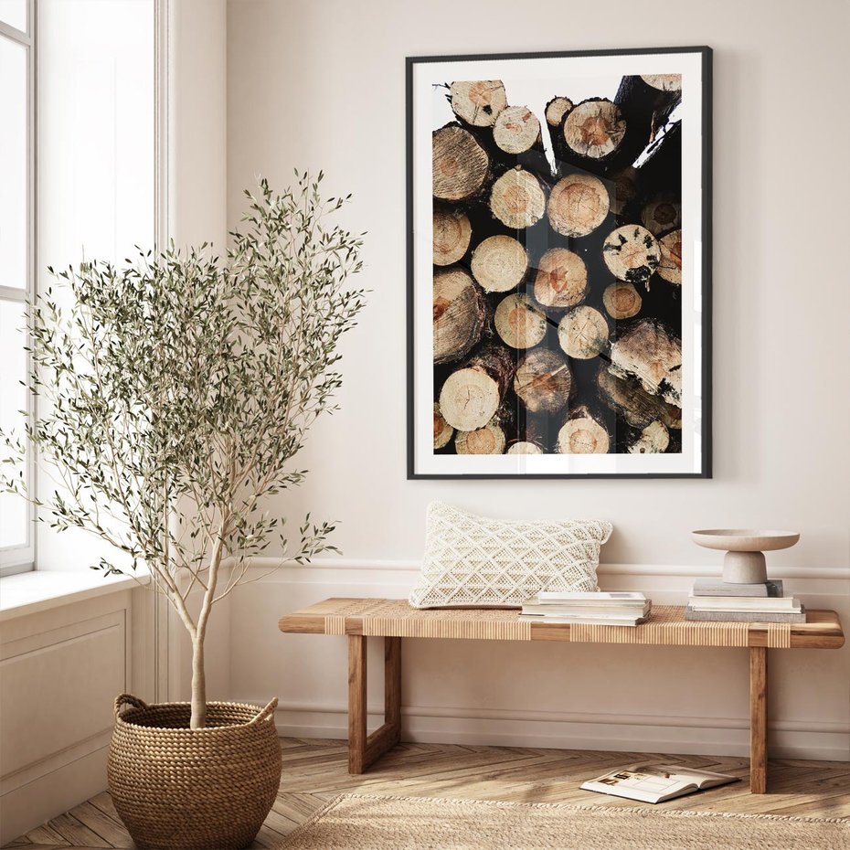 Plakat bez ramy 21x30 - Siła Drewna - ścięte drewno, belki drewna ułożone jedna na drugiej