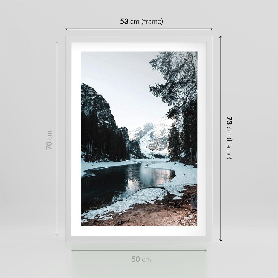 Plakat w ramie 50x70 - Zamarznięta Rzeka - zima w górach, zamarznięta rzeka - rama biała