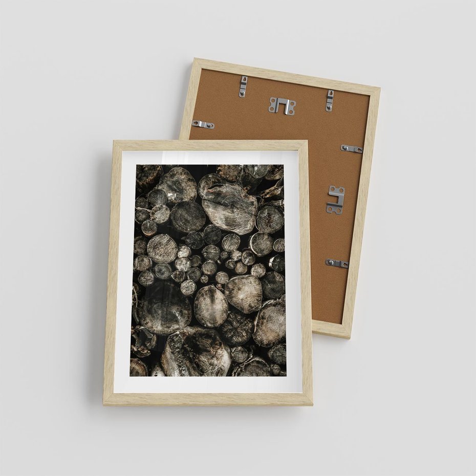 Plakat w ramie 30x40 - Stos Drewna - kłody drewna, pociete drweno - rama drewno