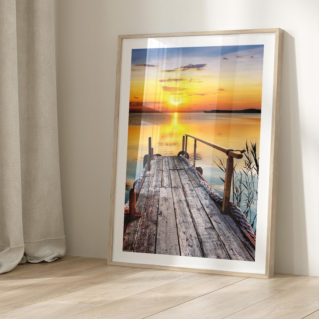 Plakat w ramie 40x50 - Zachód nad jeziorem z pomostem - pomost, jezioro - rama drewno