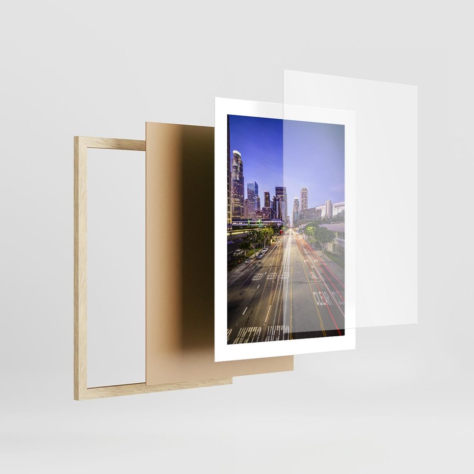 Plakat w ramie 30x40 - Światło nocnej ulicy - miasto, nocą - rama drewno
