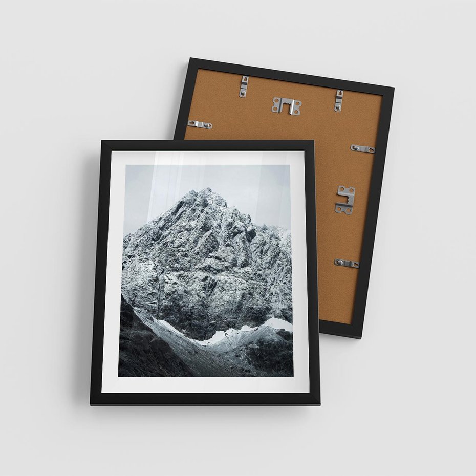 Plakat w ramie 40x50 - Surowość Gór - śnieg, zima w górach - rama czarna