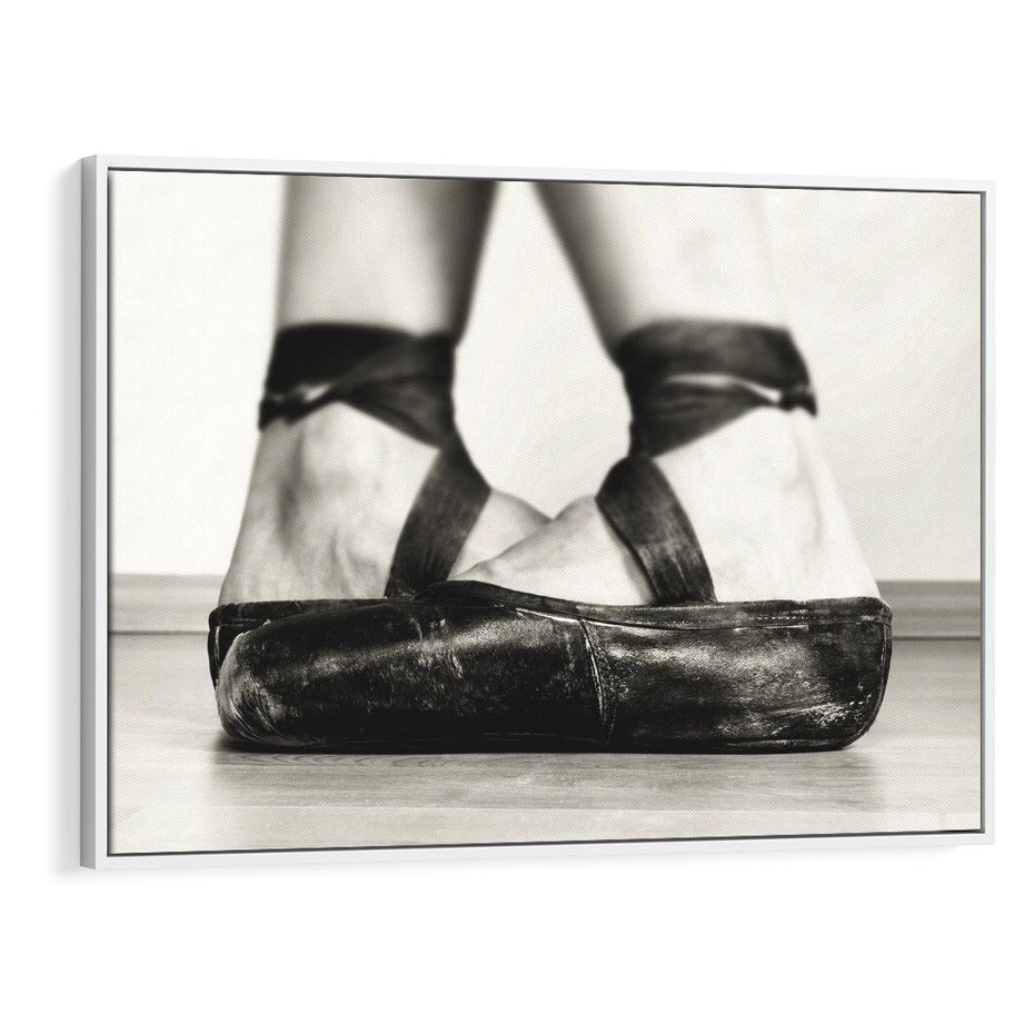 Obraz w ramie 120x80 - W Monochromatycznych Nutach - fotografia, czarno biała - rama biała