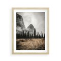 Plakat w ramie 40x50 - Mglisty Pejzaż Górski: Urok Niewidzialnośc - góry, krajobraz - rama drewno