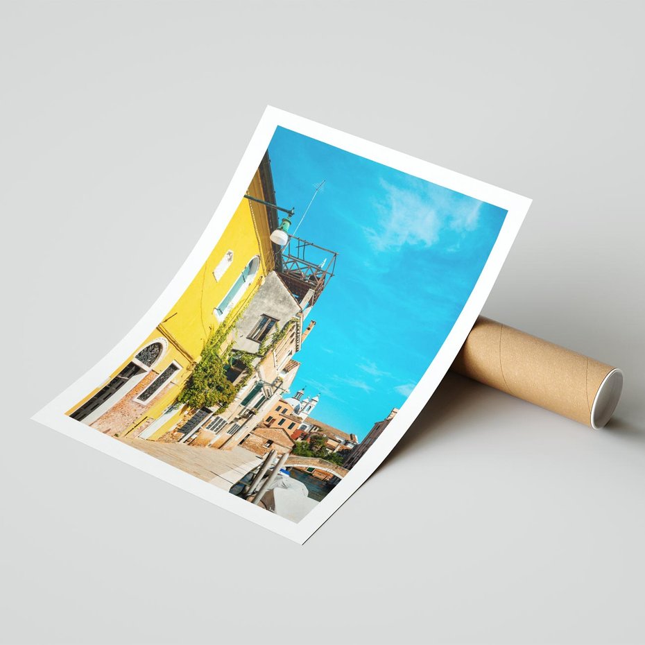 Plakat bez ramy 21x30 - Przechadzka w Sercu Miasta - uliczka, perspektywa