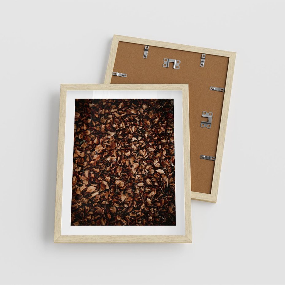 Plakat w ramie 40x50 - Jesienny Dywan - dywan z suchych liści, jesień - rama drewno