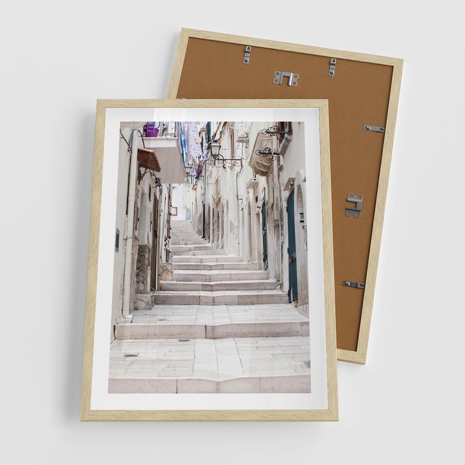 Plakat w ramie 50x70 - Urokliwa uliczka w perspektywie - uliczka, perspektywa - rama drewno