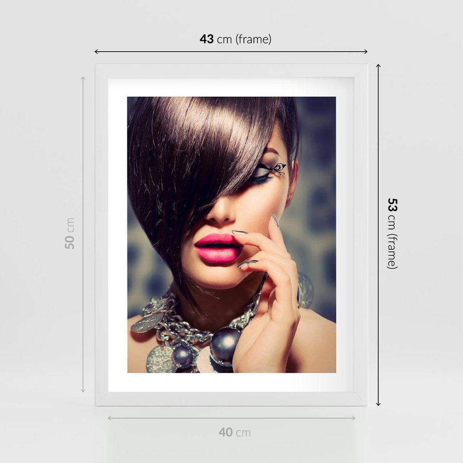 Plakat w ramie 40x50 - Kobiecy urok w makijażu i fryzurze - makijaż, fryzura - rama biała