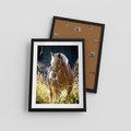 Plakat w ramie 30x40 - Spotkanie konia na łące - koń, łąka - rama czarna