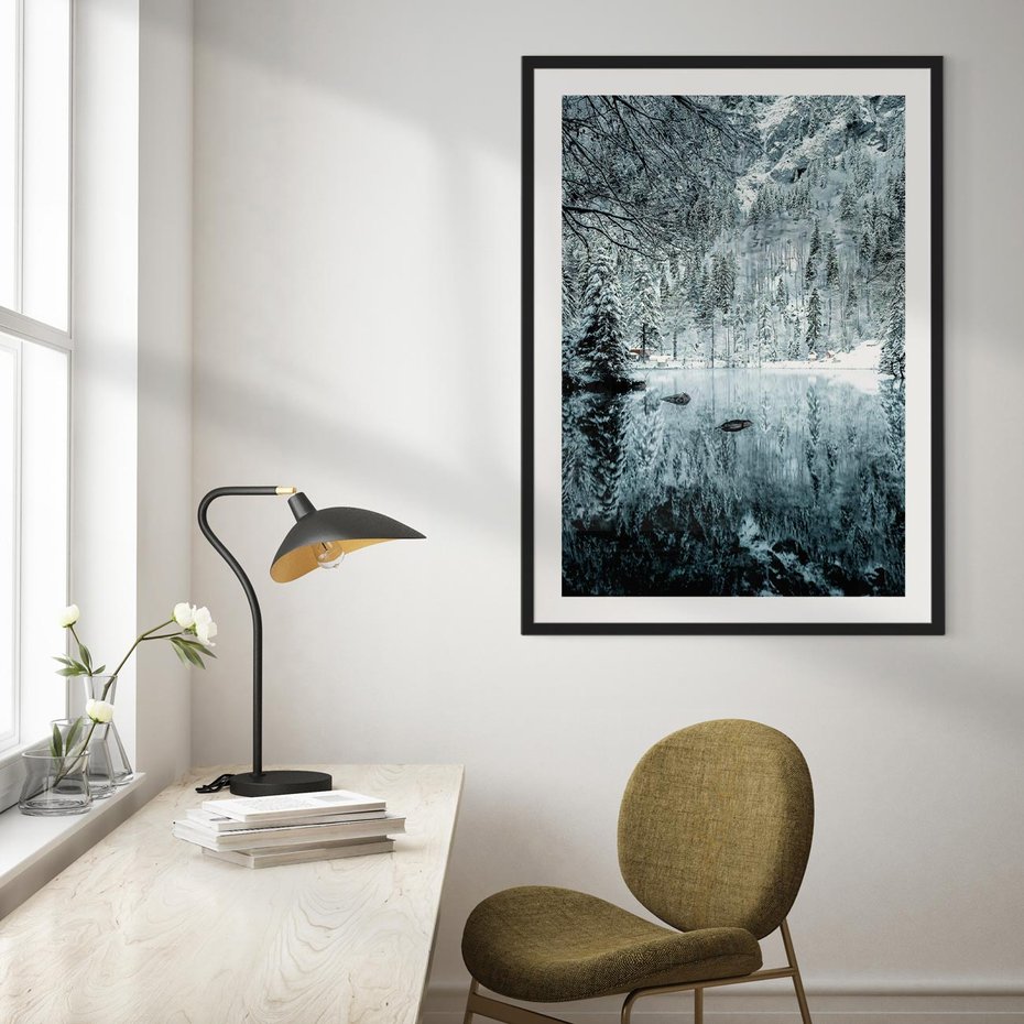 Plakat w ramie 40x50 - Zimowy Raj - zimowy górski krajobraz, jezioro w górach - rama czarna