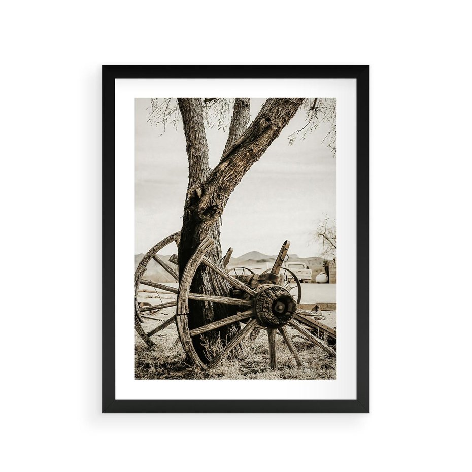 Plakat w ramie 30x40 - Rustykalna Tradycja - koło starego wozu, rustykalny styl - rama czarna