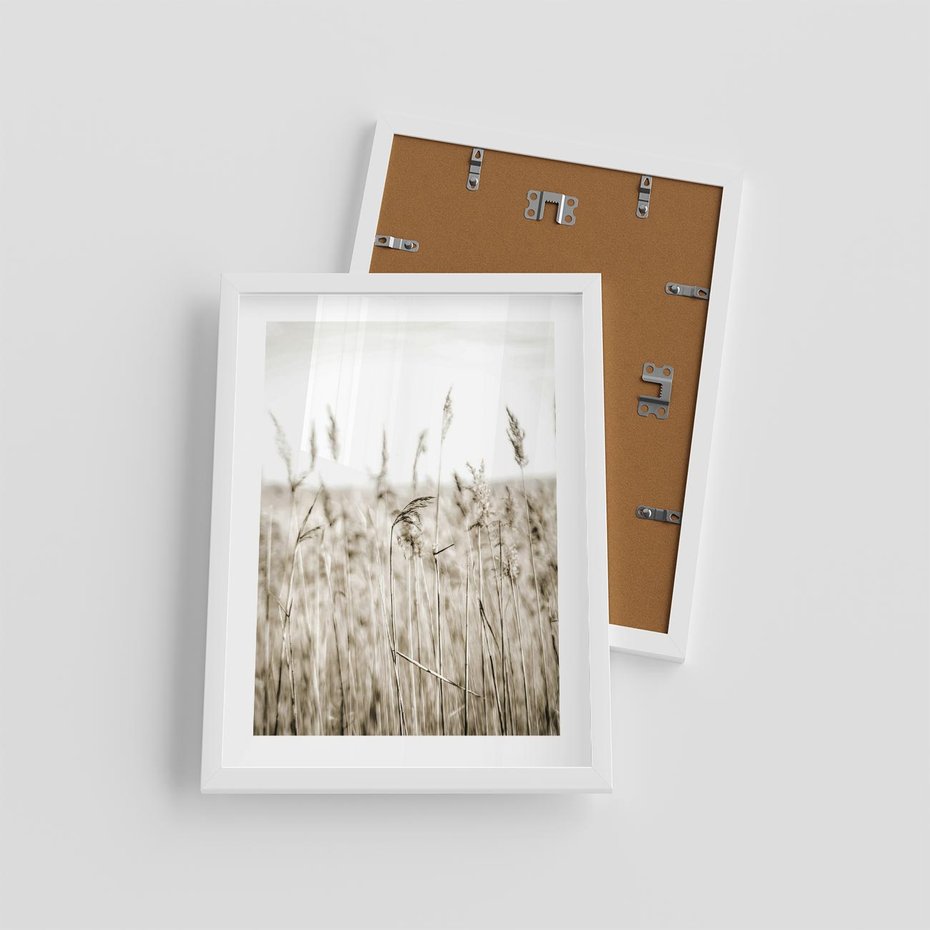 Plakat w ramie 30x40 - Nostalgiczny Pejzaż - suche trawy, pole - rama biała