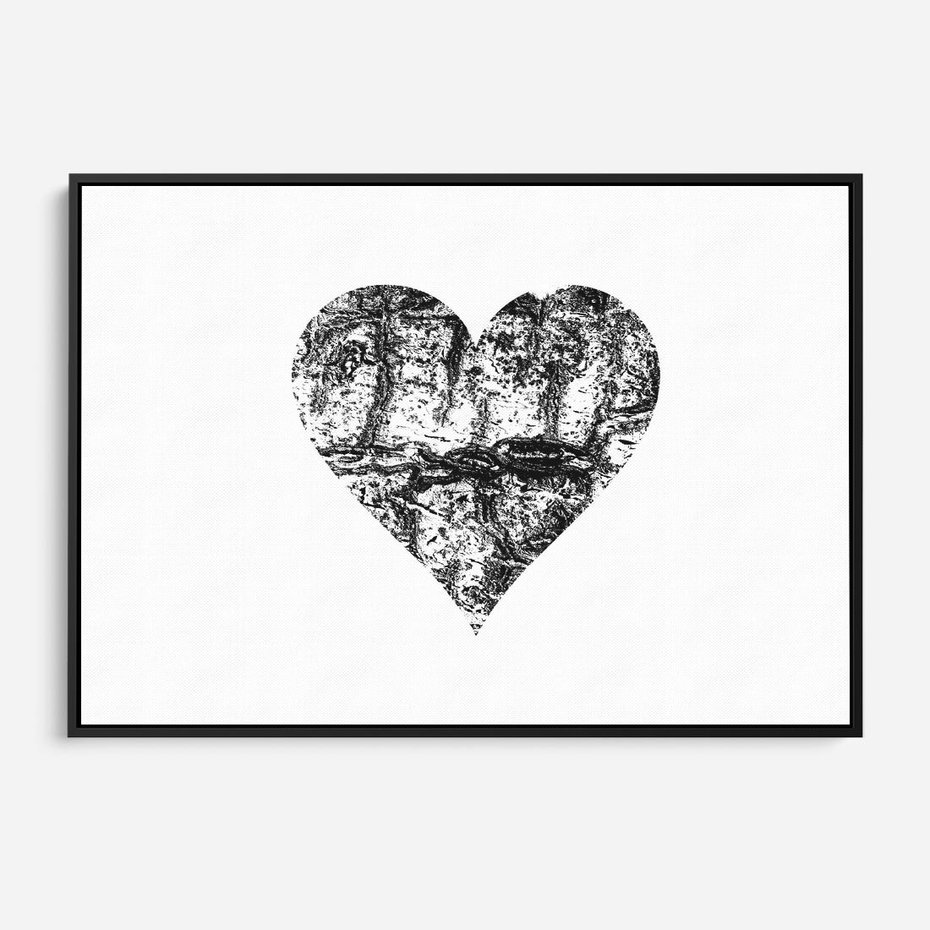 Obraz w ramie 100x70 - Drzewo Serca - czarne serce, tekstura jak kora drzewa - rama czarna