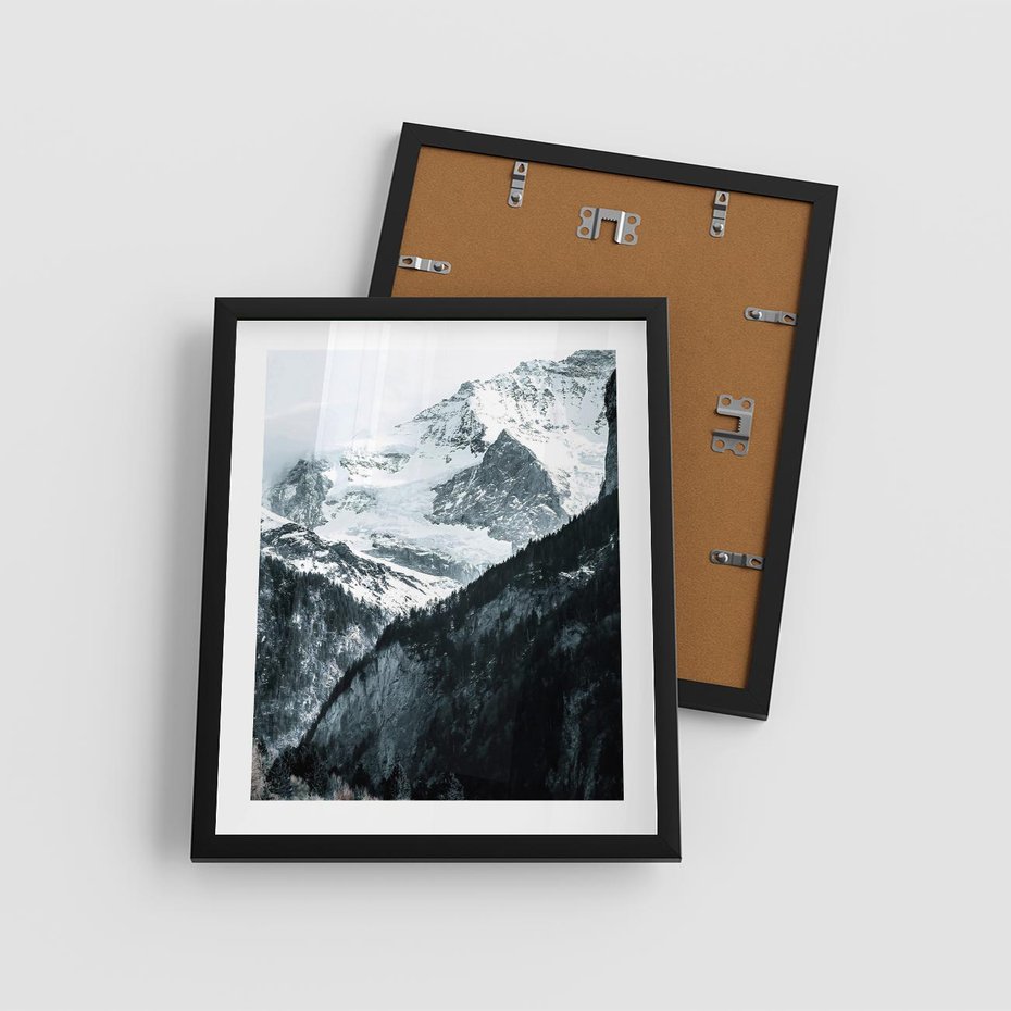 Plakat w ramie 40x50 - Góry w Zimowym Uścisku - góry, ośnieżone szczyty - rama czarna