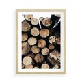 Plakat w ramie 50x70 - Siła Drewna - ścięte drewno, belki drewna ułożone jedna na drugiej - rama drewno