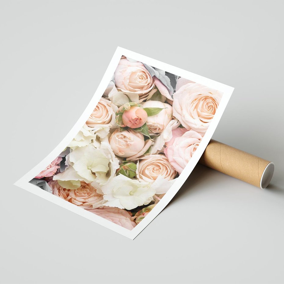 Plakat bez ramy 40x50 - Kwiatowy Rarytas: Róże w Herbacianym Zbliżeniu - kwiaty, herbaciane